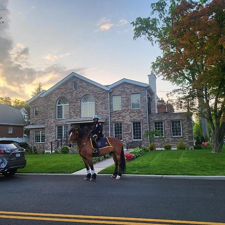 Luxury Hotel-Style Room In Queens, ニューヨーク エクステリア 写真